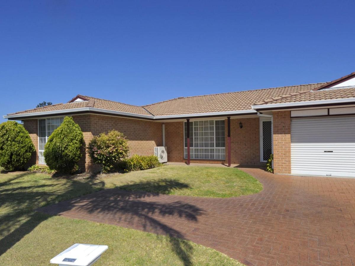 Reef Close 1 2 Fingal Bay Exterior photo