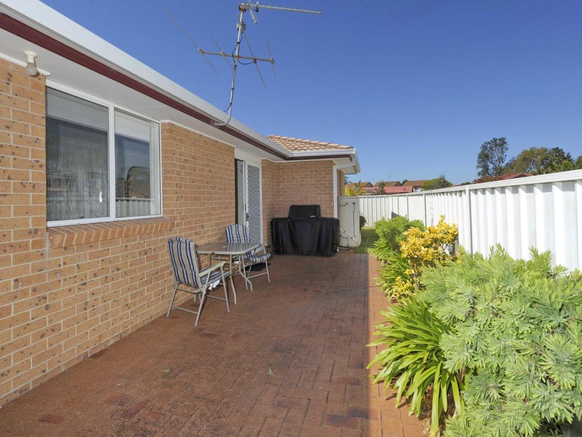 Reef Close 1 2 Villa Fingal Bay Exterior photo